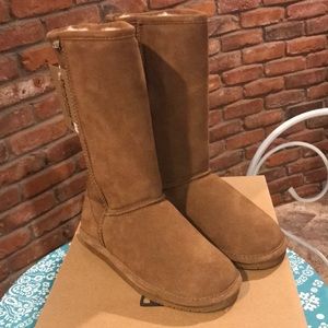 NIB BearPaw Hickory Tall Emma Boot